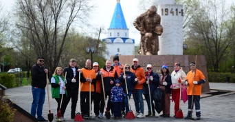 Новотроицкие металлурги провели масштабные субботники
