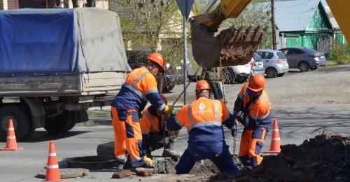 Росводоканал Оренбург ведет ремонт колодцев на пяти городских улицах