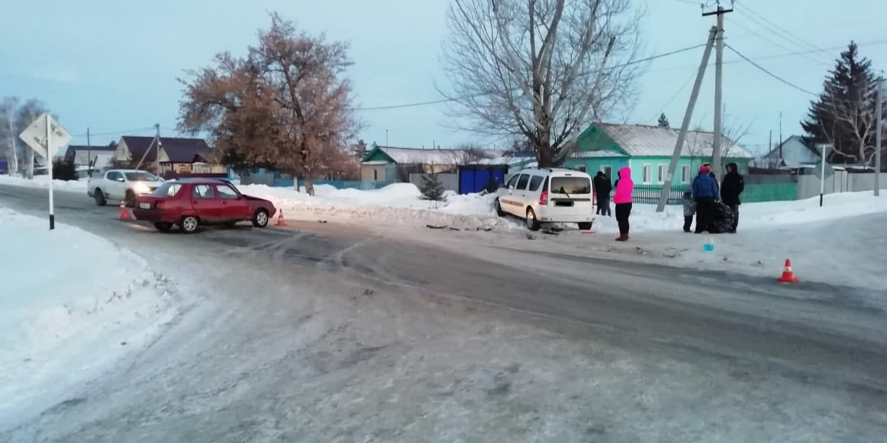 Перелом ребра у пенсионера и разбитая машина стали последствиями аварии в  Саракташе | Новости Оренбурга