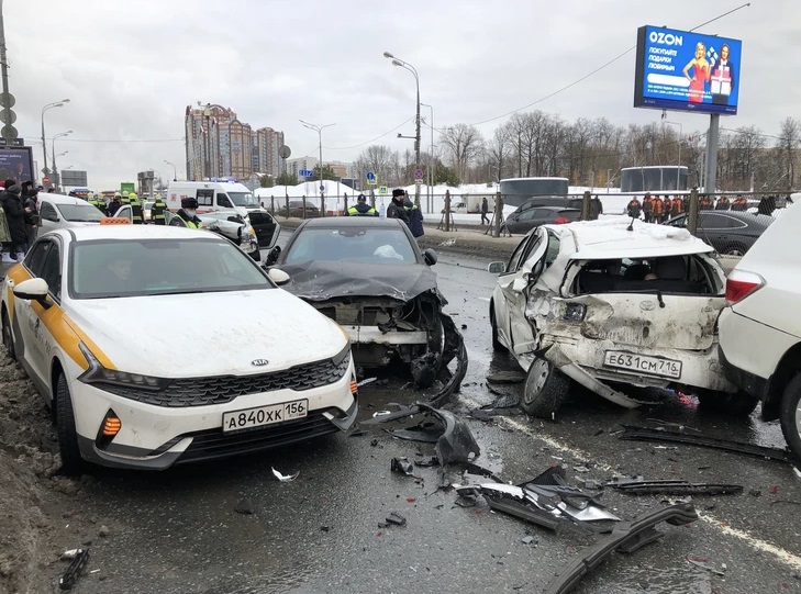 Среди авто, пострадавших в массовом ДТП с миллиардером в Москве, была машина с оренбургскими номерами