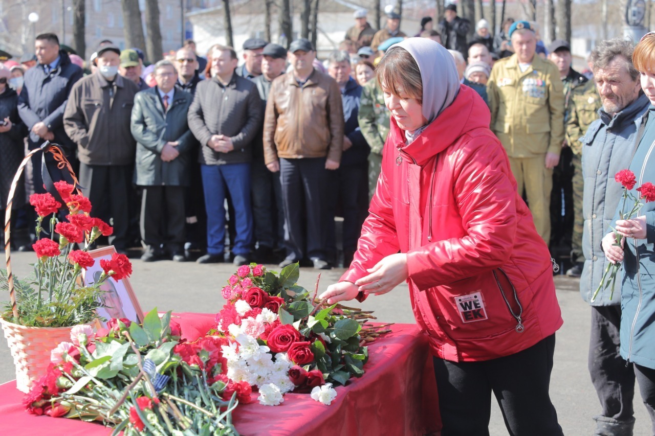 Соболезнование погибшим на украине. Могила погибшего солдата. Прощание.