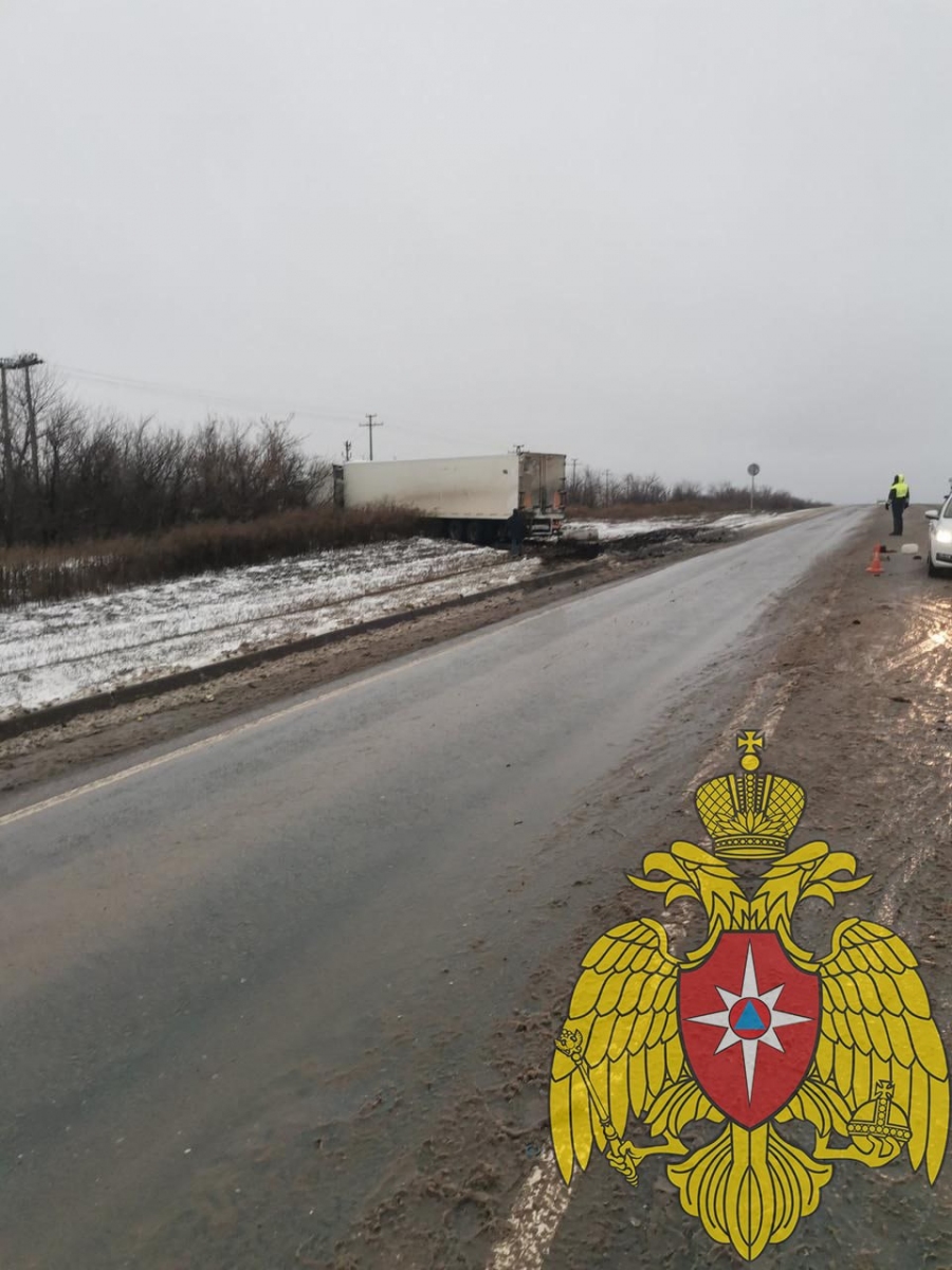 Два человека оказались зажаты в покореженном в ДТП авто в Октябрьском  районе | Новости Оренбурга