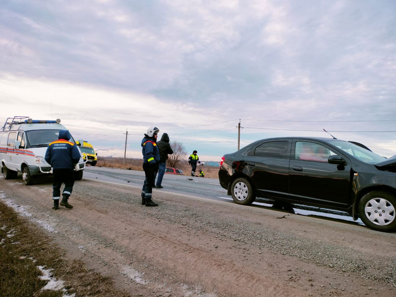 На трассе Оренбург-Казань людям, попавшим в ДТП, понадобилась помощь  спасателей | Новости Оренбурга