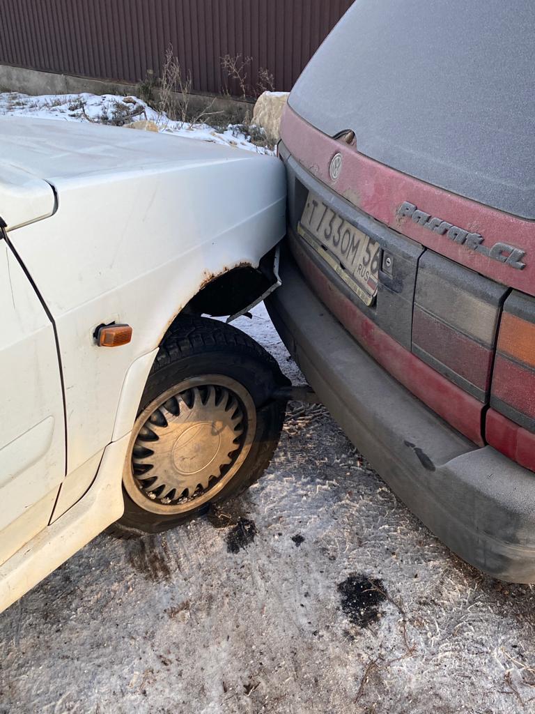 В селе Октябрьском пьяная девушка угнала ВАЗ и врезалась еще в два авто |  Новости Оренбурга