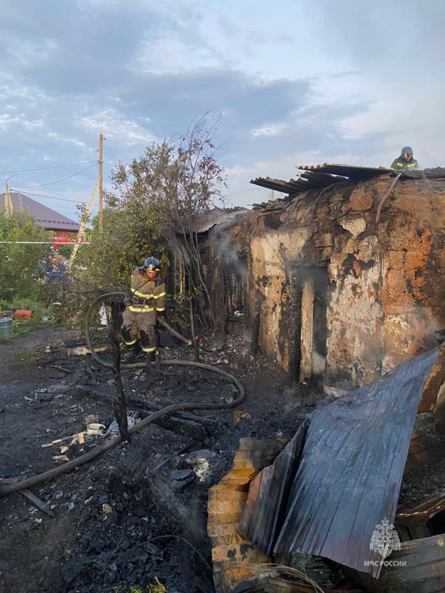 В Оренбурге на страшном пожаре на ул. Гвардейской погибли два человека  (18+) | Новости Оренбурга