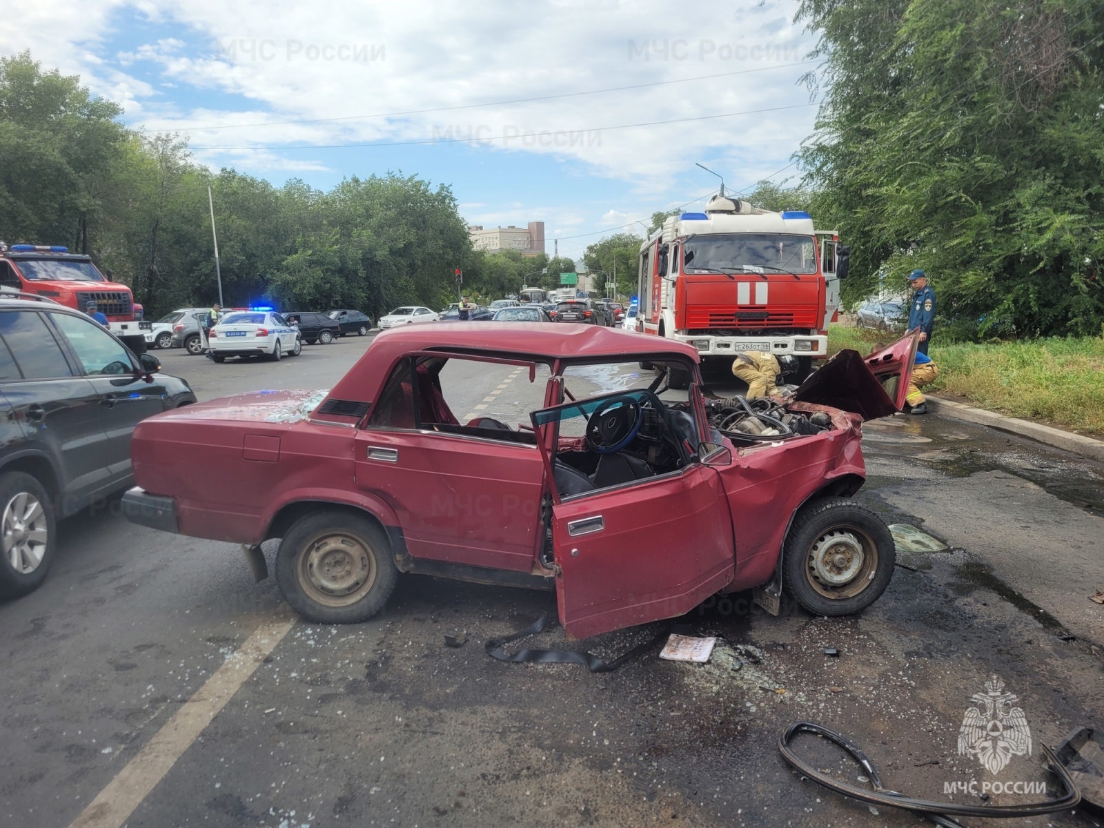 В Оренбурге на перекрестке улиц Одесской и Шевченко произошло смертельное  ДТП (18+) | Новости Оренбурга