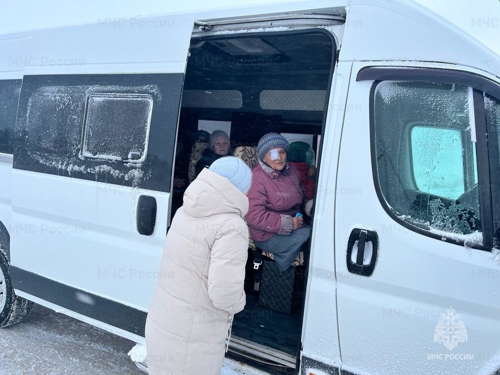 Пенсионеры после операций в Уфе застряли в пургу в Северном районе |  Новости Оренбурга