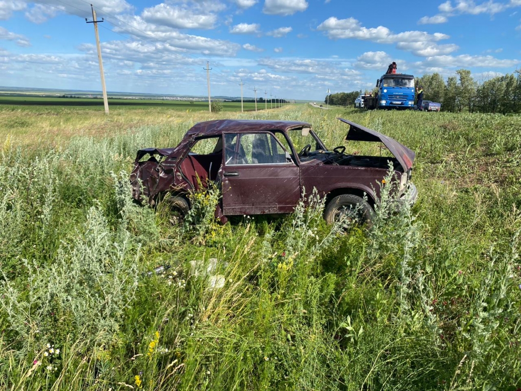 В Оренбуржье молодой водитель опрокинул автомобиль с ребенком