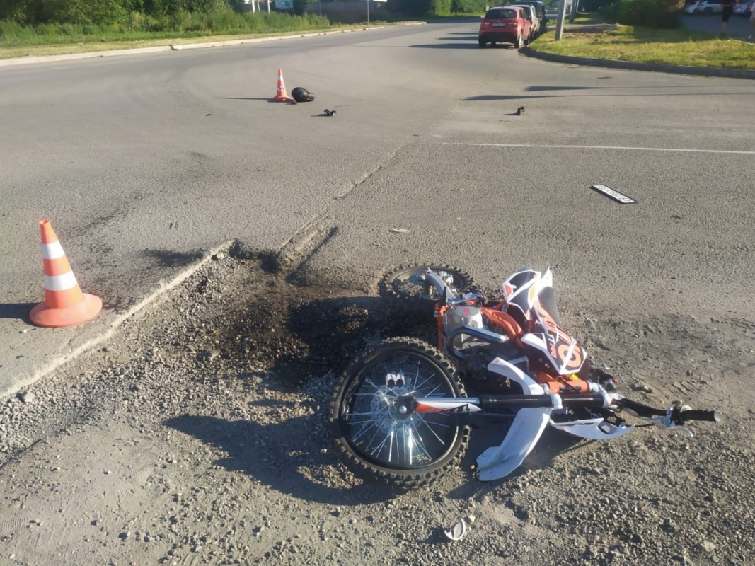 В Новотроицке в результате ДТП погиб 23-летний мотоциклист (18+)