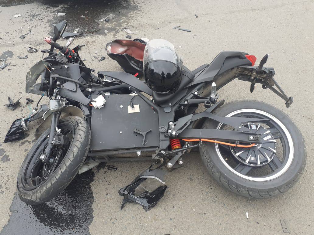 В Оренбурге в районе автотехникума отечественный автомобиль сбил мотоциклиста 