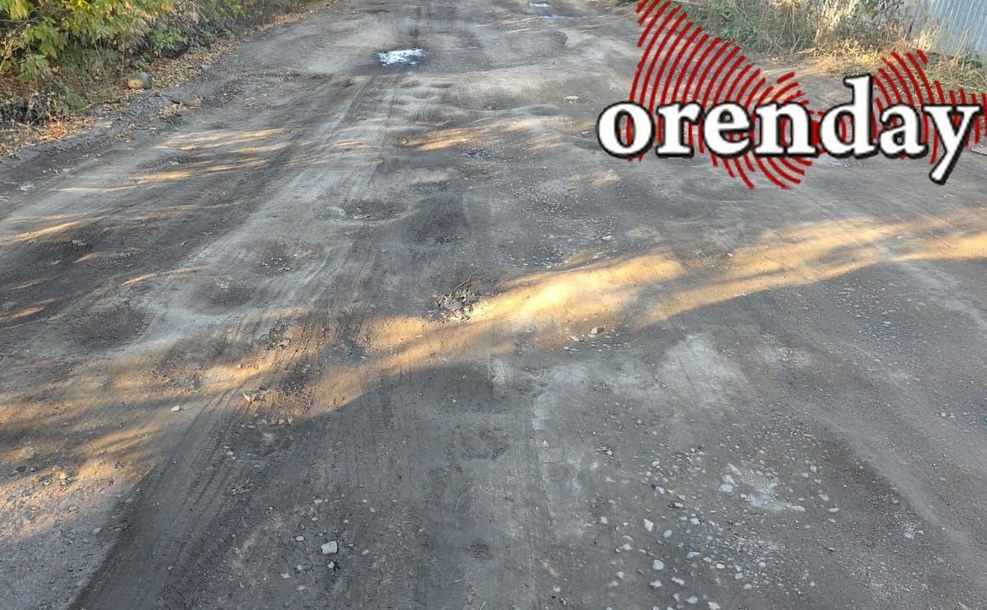 Житель Оренбургского района за два месяца добился постановки на учет "бесхозной" дороги, от которой чиновники открещивались много лет