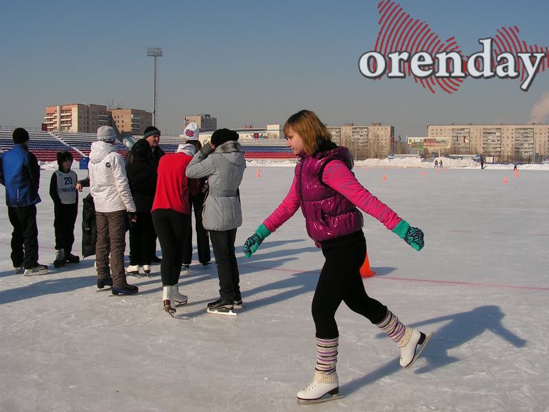 Новости орендей сегодня. Оренбург каток в Степном. Каток Оренбуржье Оренбург. Спортивная Студенческая ночь Оренбург. Орендей новости.