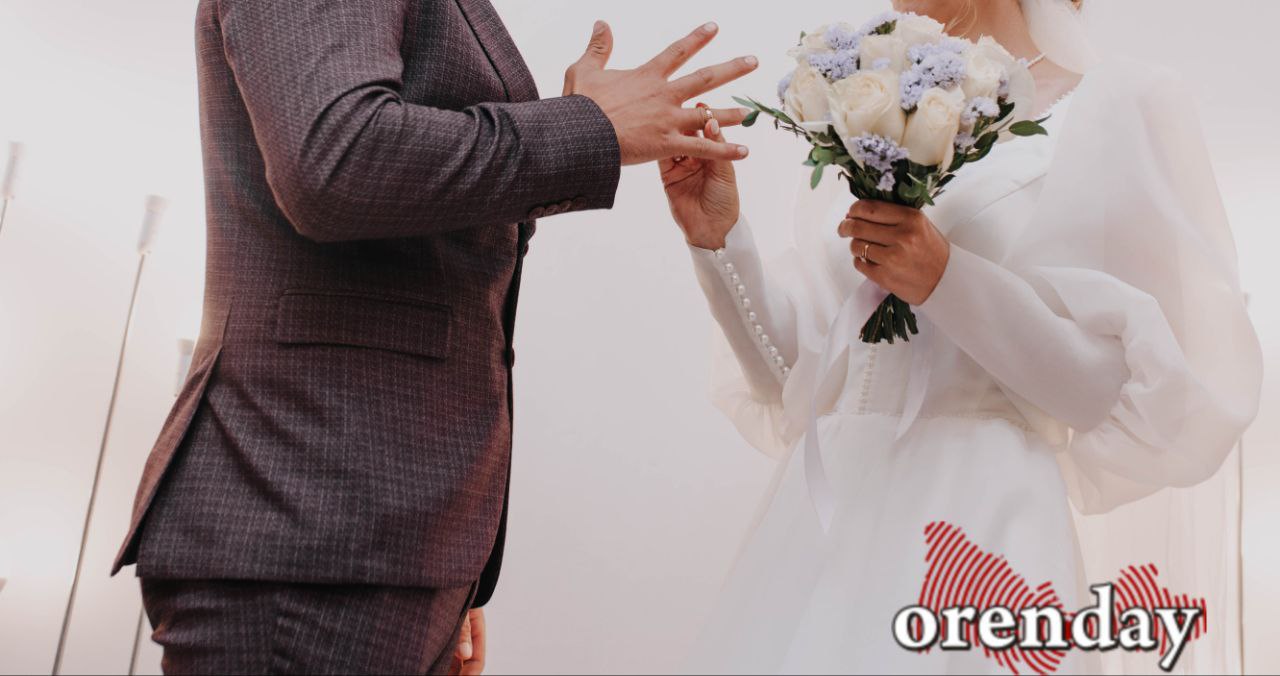 ЗАГСы не справляются: оренбуржцы могут пожениться в МФЦ